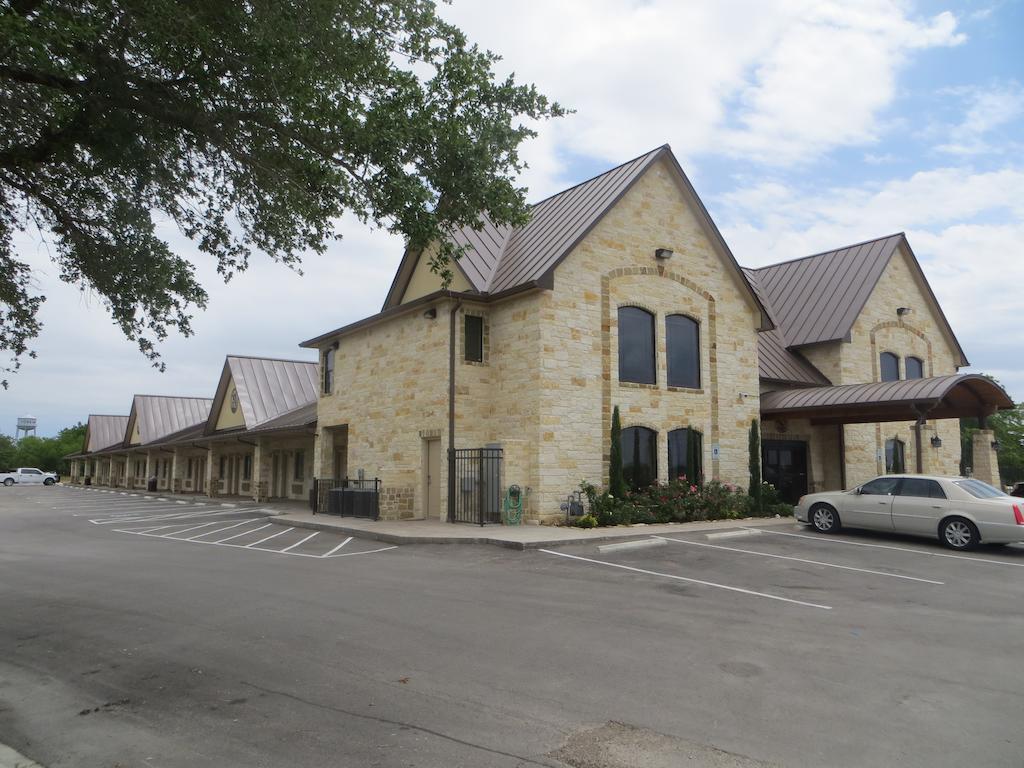 Black Gold Inn Yoakum Exterior photo