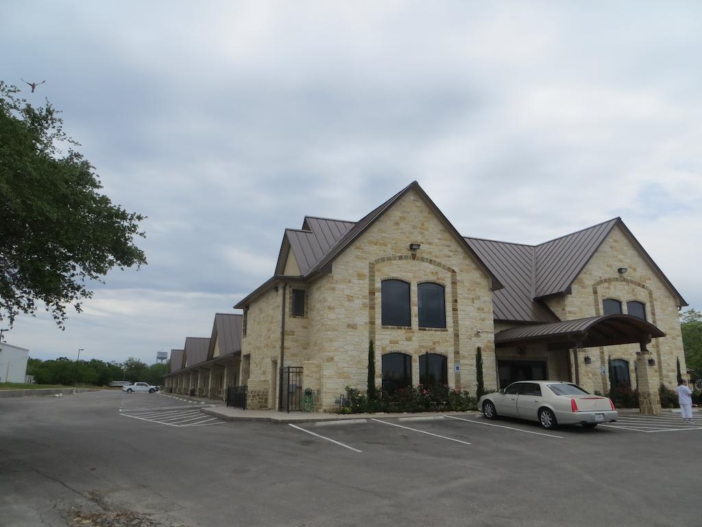 Black Gold Inn Yoakum Exterior photo